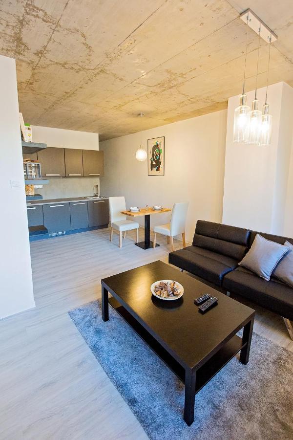Exclusive Penzion Viva Residence Mladá Boleslav Buitenkant foto