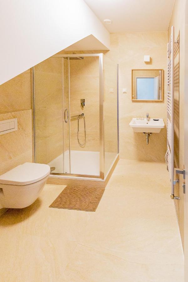 Exclusive Penzion Viva Residence Mladá Boleslav Buitenkant foto